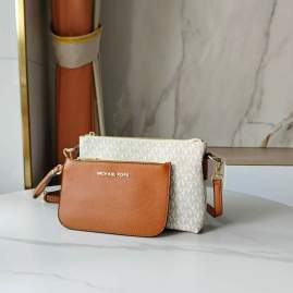 Picture of Michael Kors Wallets _SKUfw242015790fw